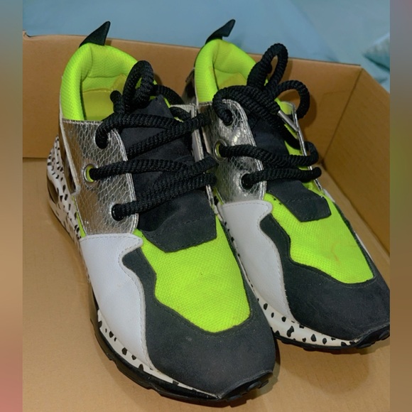 Steve Madden sneakers - Picture 2 of 2